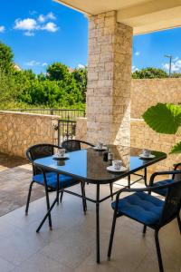 Apartments Mariner with heated pool