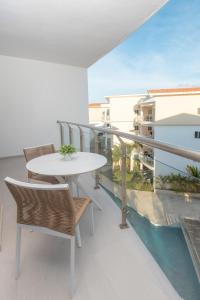 New 1BR - Beach front condo Playa Coral G41