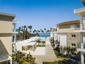 New 1BR - Beach front condo Playa Coral G41