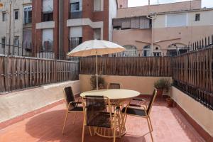 Sunny Apartment with Private Terrace in Gracia, Barcelona