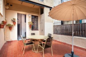 Sunny Apartment with Private Terrace in Gracia, Barcelona