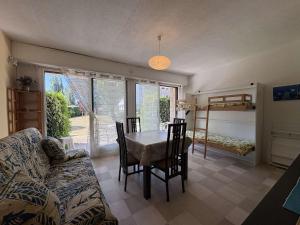 Toullain, Studio avec parking - Proche plage - LE POULIGUEN - LP300-530