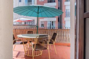 Sunny Terrace Apartment in Gracia, Barcelona - Local Lifestyle