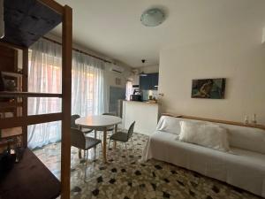 Musical Home bright apartment near the Mestre train station