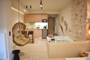 Boho suite Athens 3A jacuzzi near Acropolis
