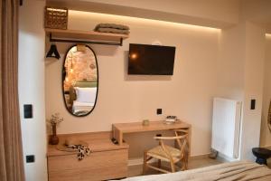 Boho suite Athens 3A jacuzzi near Acropolis
