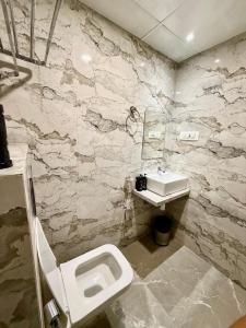 Hotel Classy Comfort Malad Near DNA Hospital