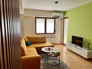 Urban Taft Stay Skopje-Modern Vodno View Suite with Private Parking in Taftalidze