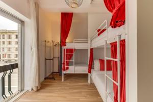 Avenue View Rooms