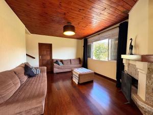 Casa com Piscina, Lareira e Churrasqueira