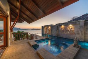 Patong 4BR Seaview Villa with Infinity Pool