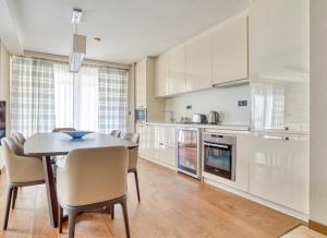Rozer Deluxe Apartment with Sea View