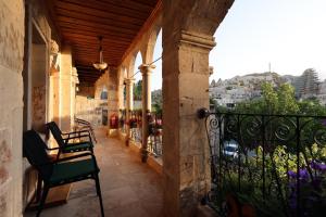 Aren Cave Hotel And Art Gallery