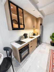 Sunlit Studio for Couples with Self check in