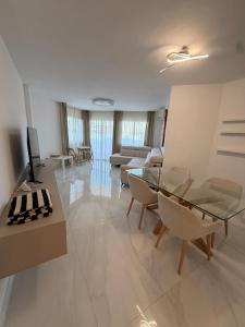 Beach, Golf & Tennis 2BR