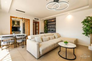 Stunning Penthouse with Rooftop terrace & Pool