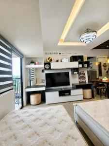 High Suites Tagaytay - Tagaytay Staycation