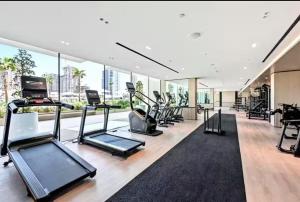 Vogue Vacation Homes, JVC Binghatti Phoenix near Circle Mall, One Bedroom Apartment with Balcony and Access toAmenities