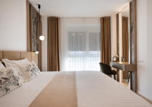 Vienna One Sunset Crib