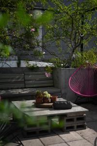 Designers Penthouse with Roof Garden - AC