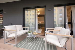 Deluxe Apartment with AC & Terrace