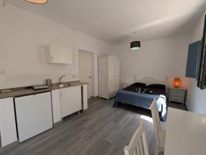 403 Florinda 3