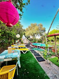 Bell Tent Lovers by Casa das Artes