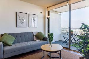 Apt in Las Condes with Pool and Private Balcony