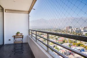 Apt in Las Condes with Pool and Private Balcony