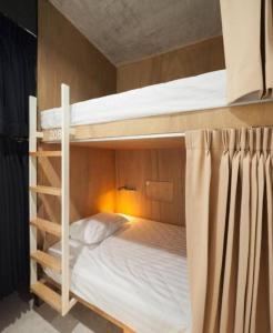 BoB Hostel บ็อบโฮสเทล
