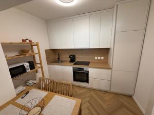 Rosemary apartment-cosy and peaceful spot with private parking