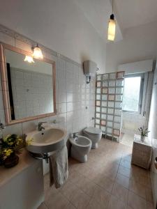 house close to the beach - large private garden