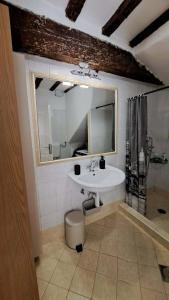 Four Seasons Apartment Izola Center - 100 m from Main Square - NEW 2026