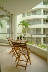 NITTA 103 Spacious & Bright - Steps to the Beach