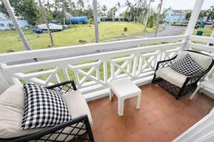 Negril Beach Condo - Beach-Pool-TennisCourt-Parking on site