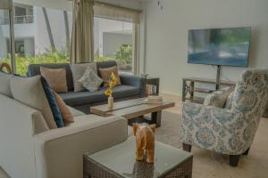 NITTA PB4 Steps from the Pool - Walk to the Beach