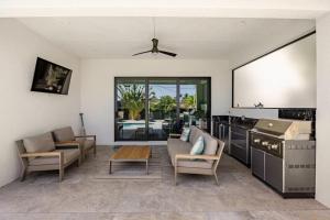 4BR Naples Park Home Private Heated Saltwater Pool Sleeps 10 Near Vanderbilt Beach