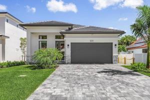 4BR Naples Park Home Private Heated Saltwater Pool Sleeps 10 Near Vanderbilt Beach