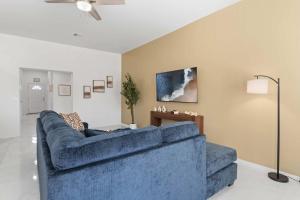 Desert Modern 3BR 2BA Home King Bed Smart TVs