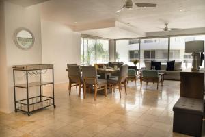 NITTA 308 Spacious Living - Walk to the Beach