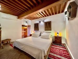 Entire Cozy Riad-Fez Medina Guest House with Rooftop