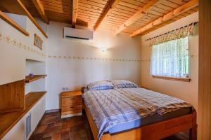 Holiday Home Marta with 4 Bedrooms