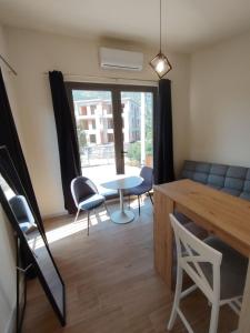 1 4 D2 Mini Condos studio