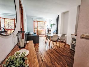 Apartment Chimenea y modernidad-Dellui 3 by Interhome