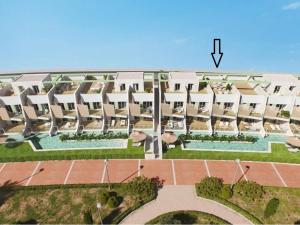 Apartment Azure Terrace – Private Rooftop Spa by Interhome