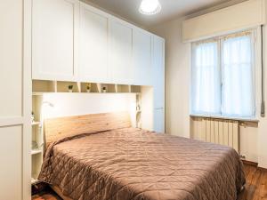 Apartment House Broom by Interhome