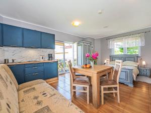 Apartment Zenit 6 mit Balkon by Interhome