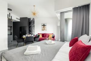 Hanza Tower Studio 309 by BookingHost