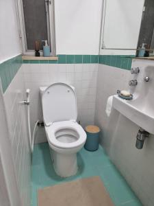 Casa Bella Duplex 2BR Haven with Pool-View Balcony