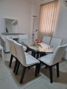 Casa Bella Duplex 2BR Haven with Pool-View Balcony